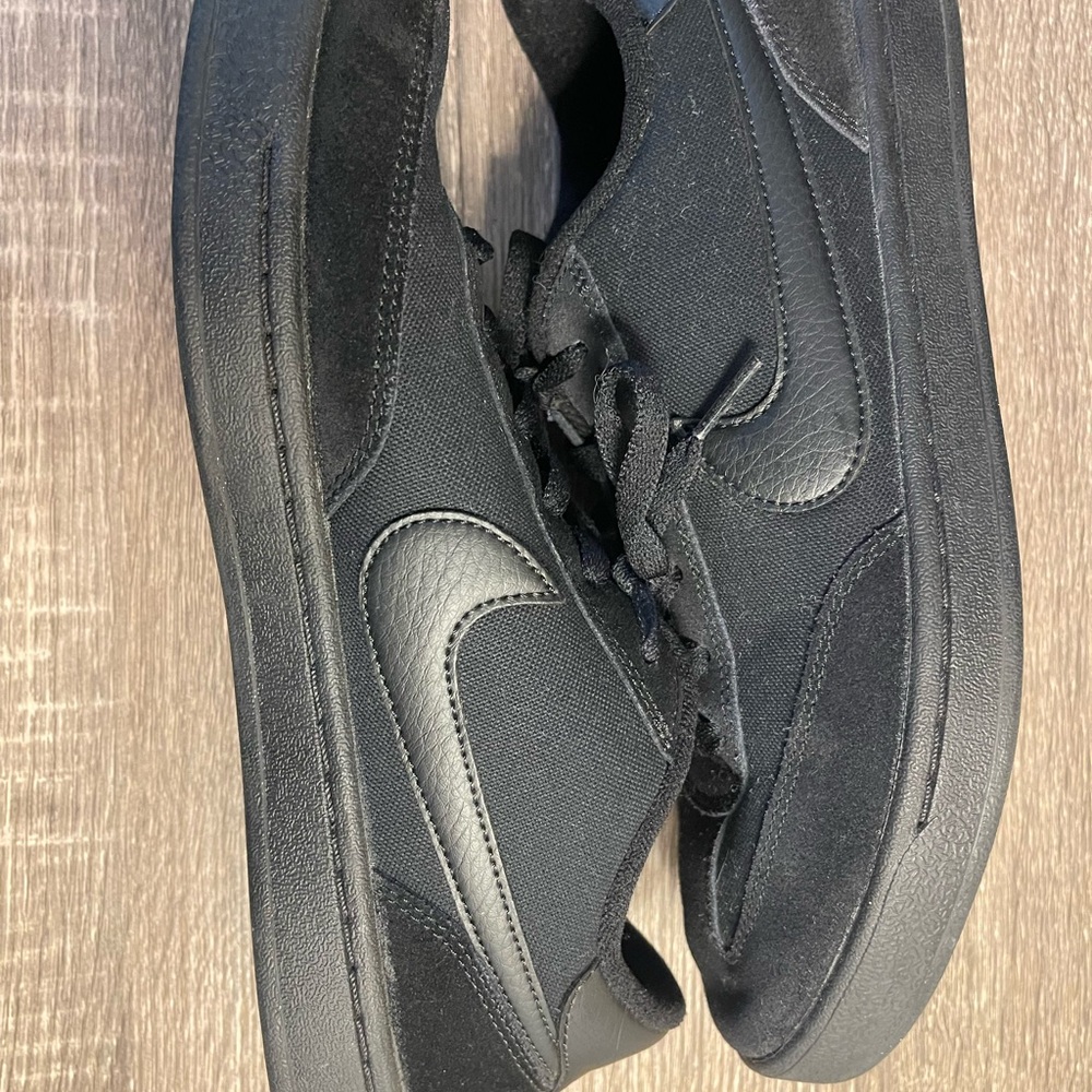 Nike SB FC Standard